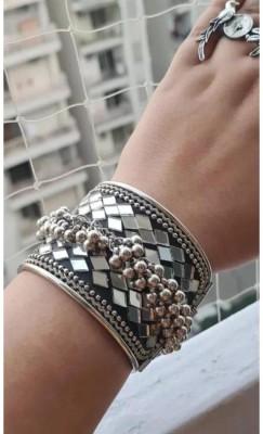 Samridhi DC Alloy Bracelet