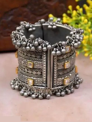 Samridhi DC Alloy Cuff