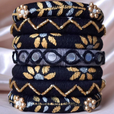 Hanya Plastic Bangle Set(Pack of 7)