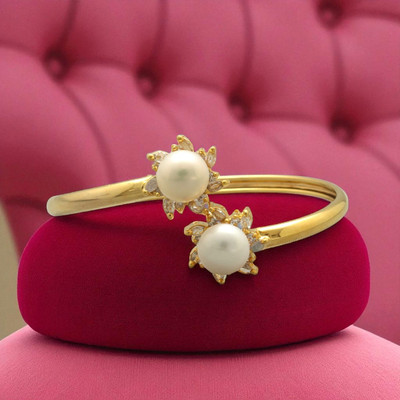 Sri Jagdamba Pearls Alloy Pearl Gold-plated Cuff