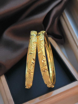 Om Krishiv Collection Brass Beads Gold-plated Bangle(Pack of 2)