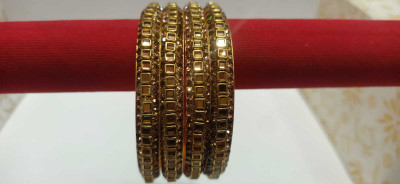 PARRAMBHA SANIRA Stone Cat's Eye Enamel Bracelet Set(Pack of 4)