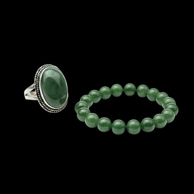 UNIQUESCRYSTAL Green Jade Bracelet