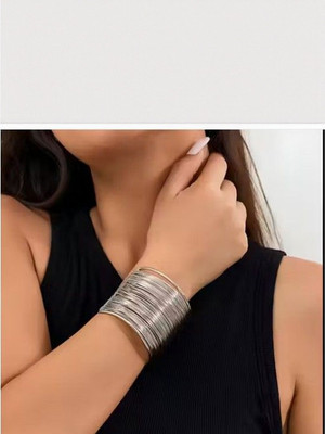 Samridhi DC Alloy Cuff