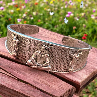 White Chimes Metal Silver Kada