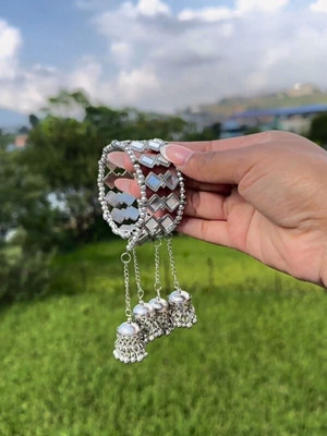 ISLANA Oxidised Silver Kada