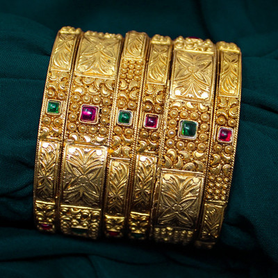 Chigold Alloy Ruby Gold-plated Bangle Set(Pack of 6)