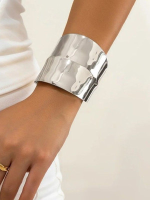 Samridhi DC Alloy Cuff