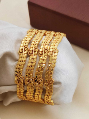 Kriva Trading Alloy Gold-plated Bangle Set