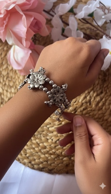 ISLANA Alloy Silver Kada