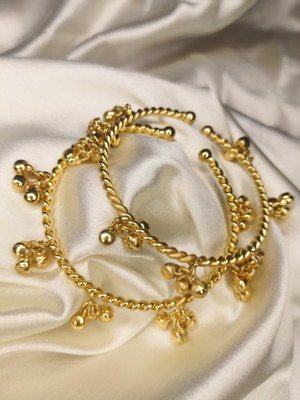 EvaraAristo Metal Brass Cuff(Pack of 2)