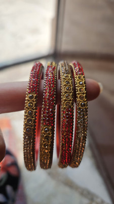 Ayushi Saraswat Alloy Kada(Pack of 4)