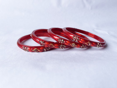 Karaavi Glass Crystal Enamel Bangle Set(Pack of 4)