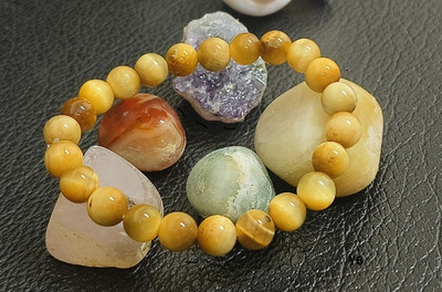 Yagnita Vibes Crystal Cat's Eye Bracelet