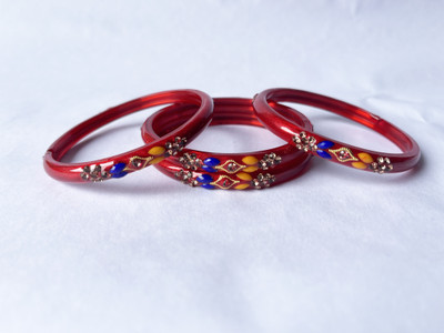 Karaavi Glass Crystal Enamel Bangle Set(Pack of 4)