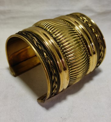 Hearts and Crafts Brass Cuff