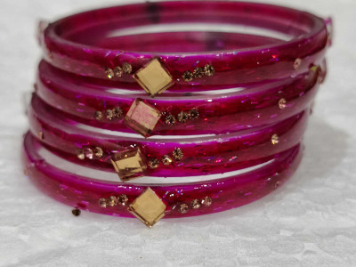 Shayna Enterprises Glass Cubic Zirconia Rhodium Bangle Set(Pack of 4)