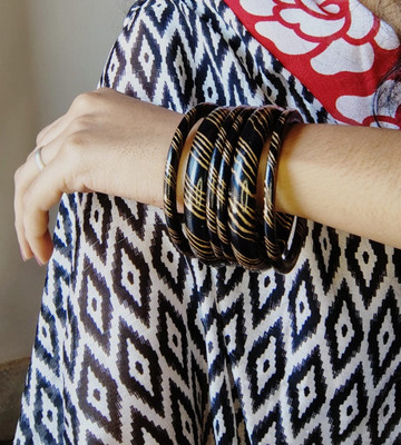 winsome accessories Lac Bangle Set(Pack of 6)