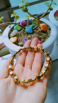Vanishree World Stone Crystal Bracelet