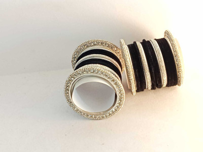 PARRAMBHA SANIRA Stone Cat's Eye Enamel Chudas