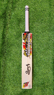 Livesporting Kookaburra Pro English Willow Cricket  Bat For 15+ Yrs(1 kg)