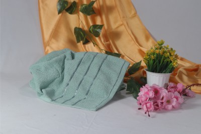 Heavven Merchanddises Cotton 380 GSM Bath Towel