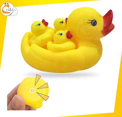 CUDDLES Floating Duck Chu Chu Bath Toy Mommy Duck with 3 Baby Ducks Bath Toy(Yellow)