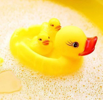 little toys Chu Chu Sound Soft Non-Toxic Duck Family Baby Bathing Toys Set Bath Toy(Yellow)