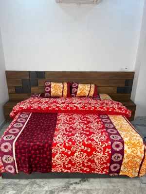 OOA Velvet Queen Sized Bedding Set(Red Mix Stripped)