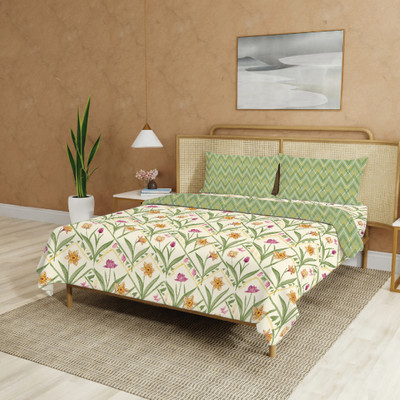 Urban Space Cotton Queen Sized Bedding Set(Green, Beige, 1 Bedsheet, 2 Pillow covers, 1 Blanket)