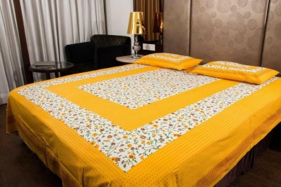 Flipkart SmartBuy 104 TC Cotton Double Floral Flat Bedsheet(Pack of 1, Yellow, White)