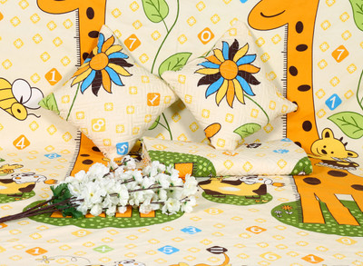 ANIKET Cotton Double, King Flat 190 TC Printed Bedsheet(Pack of 1, GIRRAFE, SET OF 5 Pcs.(1 Double bedsheet+2 Pillow Cover+2 Filled Cushion Cover)) ANIKET Cotton Double, King Flat 190 TC Printed Bedsheet(Pack of 1, GIRRAFE, SET OF 5 Pcs.(1 Double bedsheet+2 Pillow Cover+2 Filled Cushion Cover))