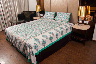 sr enterprises Cotton Double Flat 120 TC Floral Bedsheet(Pack of 1, Green)