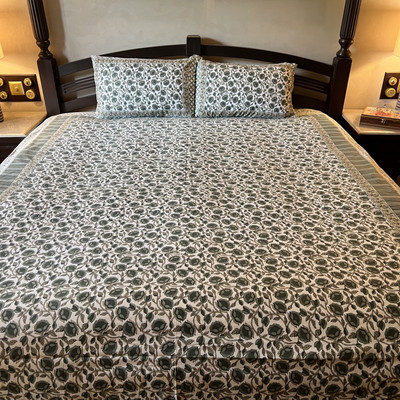 Adakriti Creations Cotton Queen Flat 300 TC Printed Bedsheet(Pack of 1, Green)