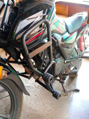 STRIEBECK Heavy Quality Metal Crash guard With Slider For Honda SP Shine 125 4CS SLIDER(Honda)