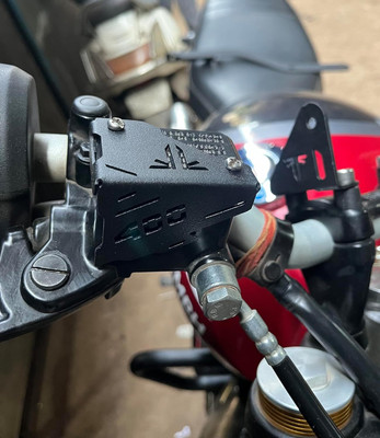 SGTB Triumph Speed 400 x Disc Fluid Box Cover Master Oil Reservoir Frame Guard Bike Crash Guard(Triumph)