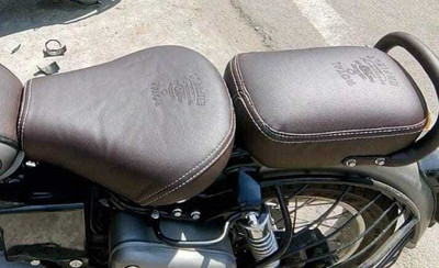 majesticrides MR_SC006 Split Bike Seat Cover For Royal Enfield Classic, Classic 500, Classic Chrome, Classic Desert Storm, Classic 350