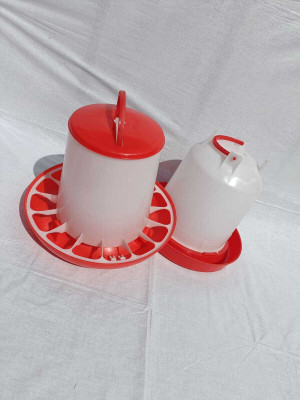 TM&W semi auto small birds' feeder 9 kg drinker 11 ltr =2 pcs, Window Bird Feeder(Red)