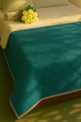 Adorn Solid Double Comforter for  AC Room(Microfiber, Green)