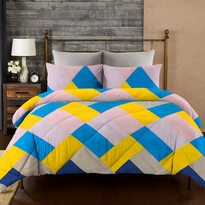 Floating Dreams Checkered, Geometric Double Comforter for  Mild Winter(Microfiber, Multicolor)