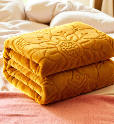 Swikon star Self Design Double Mink Blanket for  Heavy Winter(Polyester, Gold)