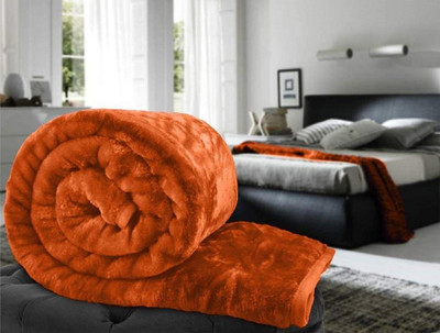 Retreat Self Design Double Mink Blanket for  Mild Winter(Microfiber, Golden)