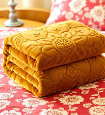 Changers Floral Double Mink Blanket for  Heavy Winter(Polyester, Gold)