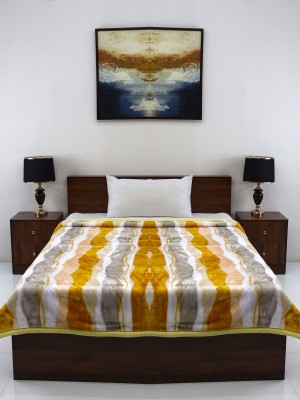 Signature Abstract Single Mink Blanket for  Mild Winter(Polyester, Grey & Yellow)