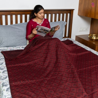 Saagar Tex Geometric Single AC Blanket for  Heavy Winter(Poly Cotton, Red)