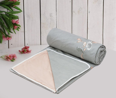 Flipkart SmartBuy Printed Double Dohar for  AC Room(Microfiber, Light Green, Peach)