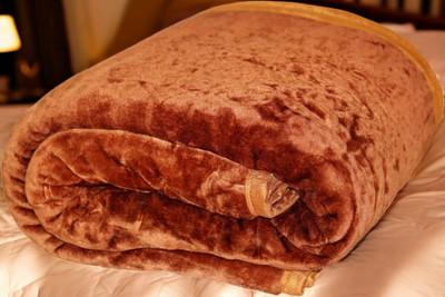 SHOORAAY Self Design Single Mink Blanket for  Heavy Winter(Woollen Blend, Brown)