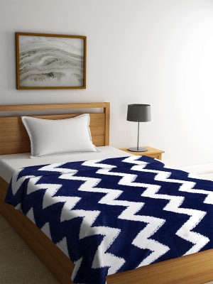 Cortina Abstract Single Comforter for  Mild Winter(Microfiber, White, Dark Blue)