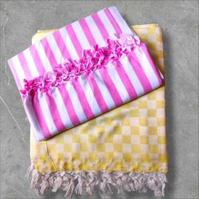 Vanishree World Striped, 3D Printed Double Comforter for  AC Room(Microfiber, Pink, Yellow)