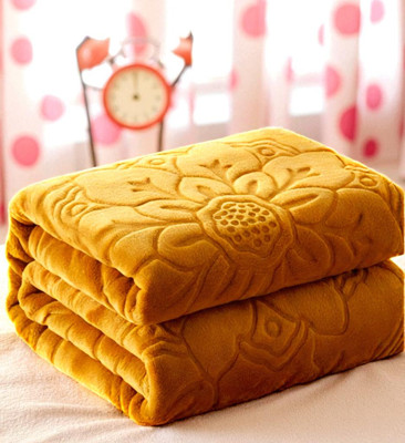 Swikon star Floral Double Mink Blanket for  Heavy Winter(Microfiber, Gold)